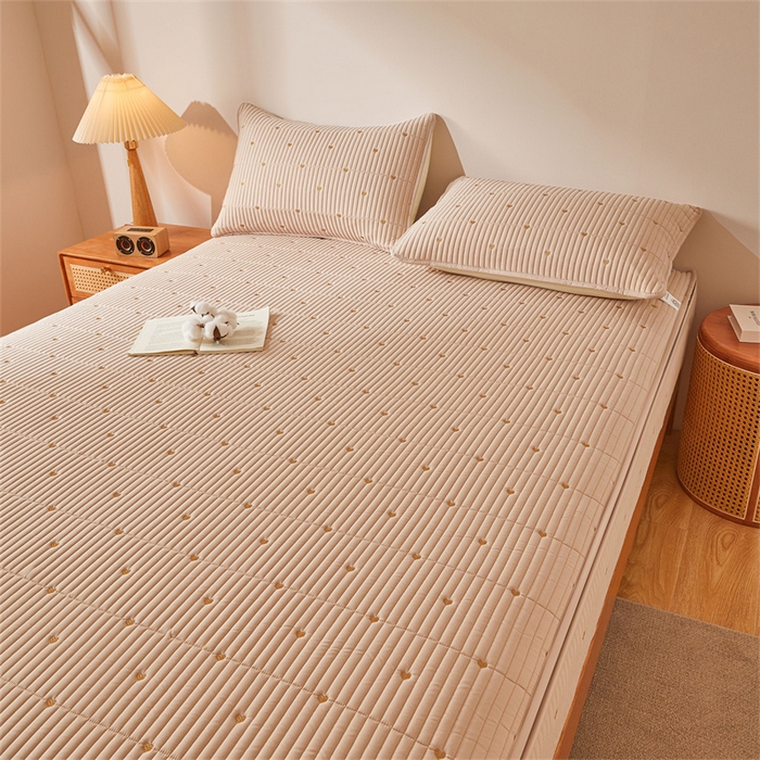 91家纺网 家纺一手货源 找家纺 伊人坊 2025新款A类水洗棉六面全包棉花夹棉床笠 爱心咖色