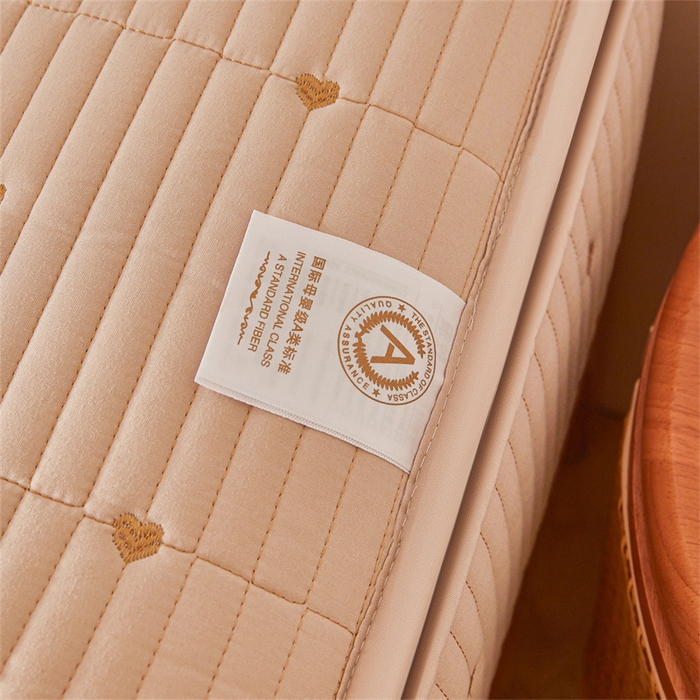 91家纺网 家纺一手货源 找家纺 伊人坊 2025新款A类水洗棉六面全包棉花夹棉床笠 爱心咖色