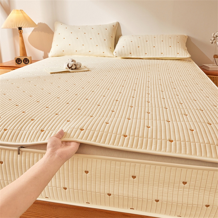 91家纺网 家纺一手货源 找家纺 伊人坊 2025新款A类水洗棉六面全包棉花夹棉床笠 爱心米白