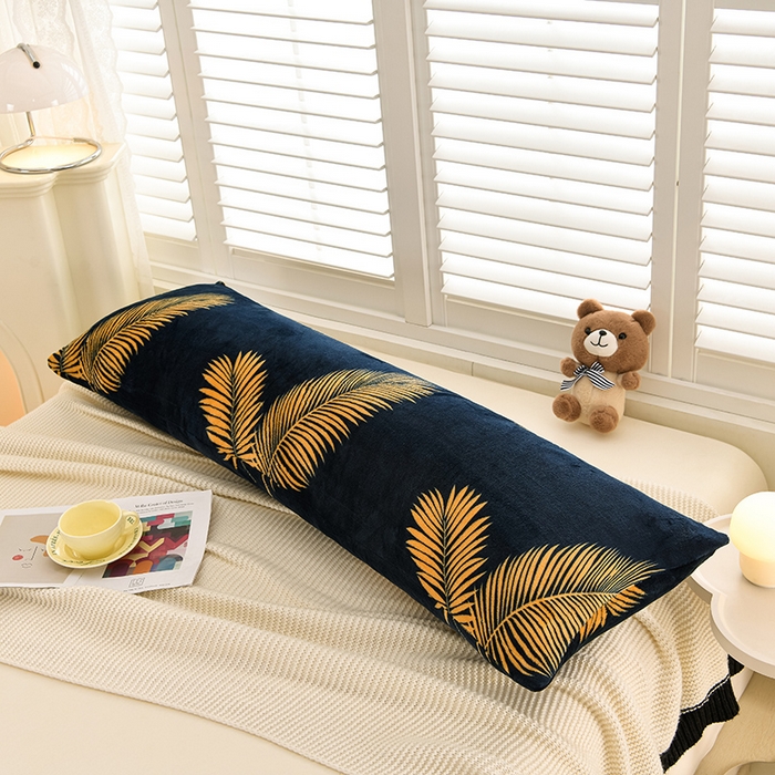 圣靓家纺 2025新款牛奶绒印花长抱枕 年华