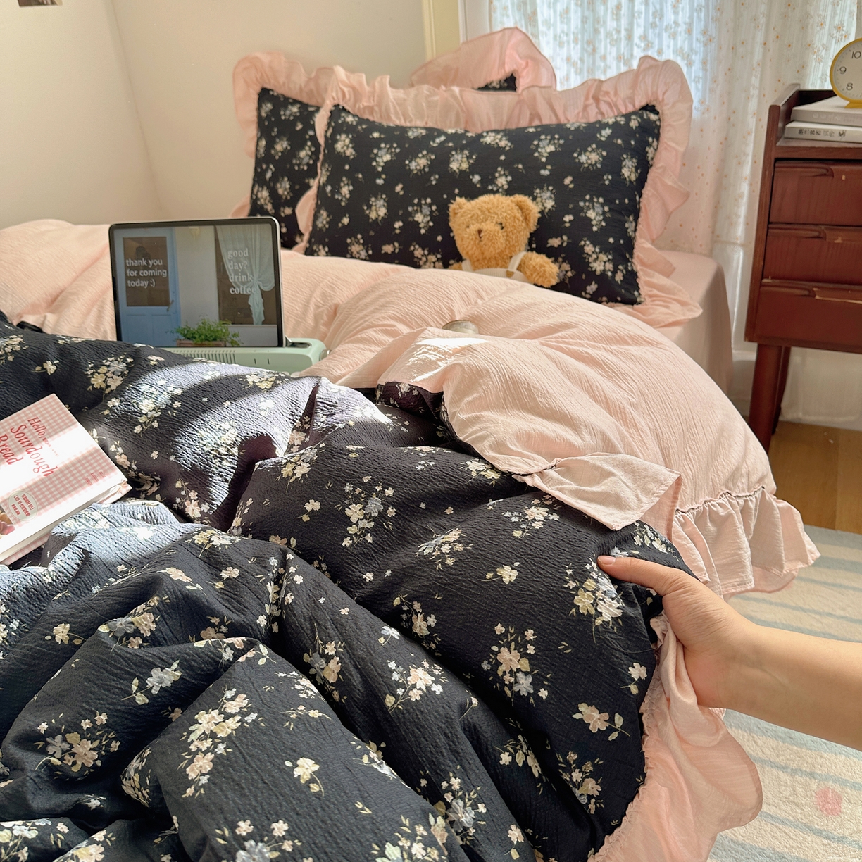 91家纺网 家纺一手货源 找家纺 美乐迪家纺 2026新款法式云感双层纱花边四件套 花仙子