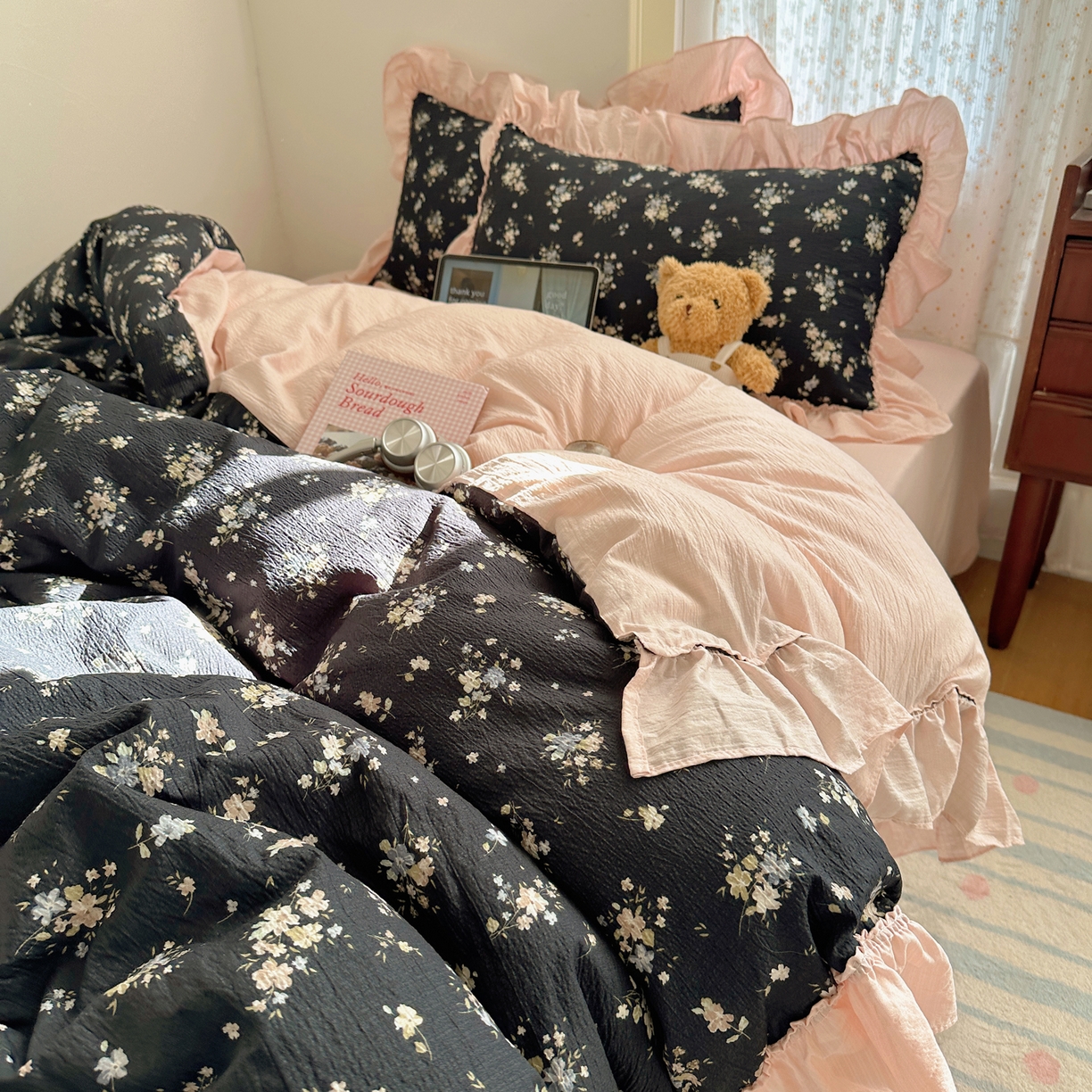 91家纺网 家纺一手货源 找家纺 美乐迪家纺 2026新款法式云感双层纱花边四件套 花仙子