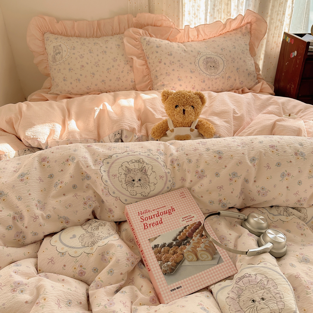 91家纺网 家纺一手货源 找家纺 美乐迪家纺 2026新款法式云感双层纱花边四件套 花园小猫