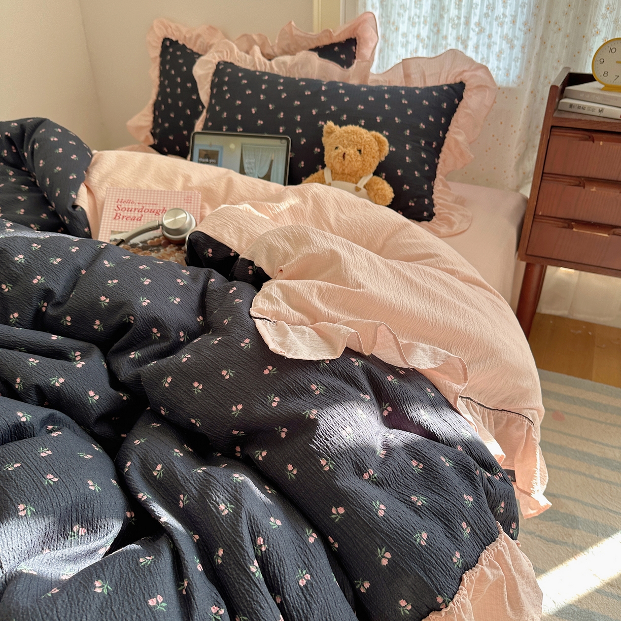 91家纺网 家纺一手货源 找家纺 美乐迪家纺 2026新款法式云感双层纱花边四件套 迷你小花