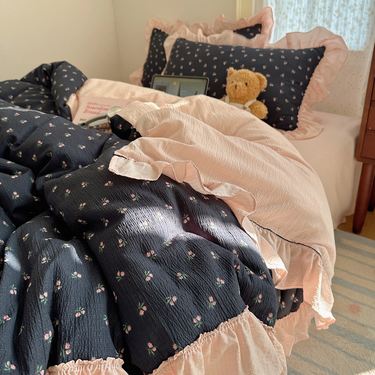 91家纺网 家纺一手货源 找家纺 美乐迪家纺 2026新款法式云感双层纱花边四件套 迷你小花