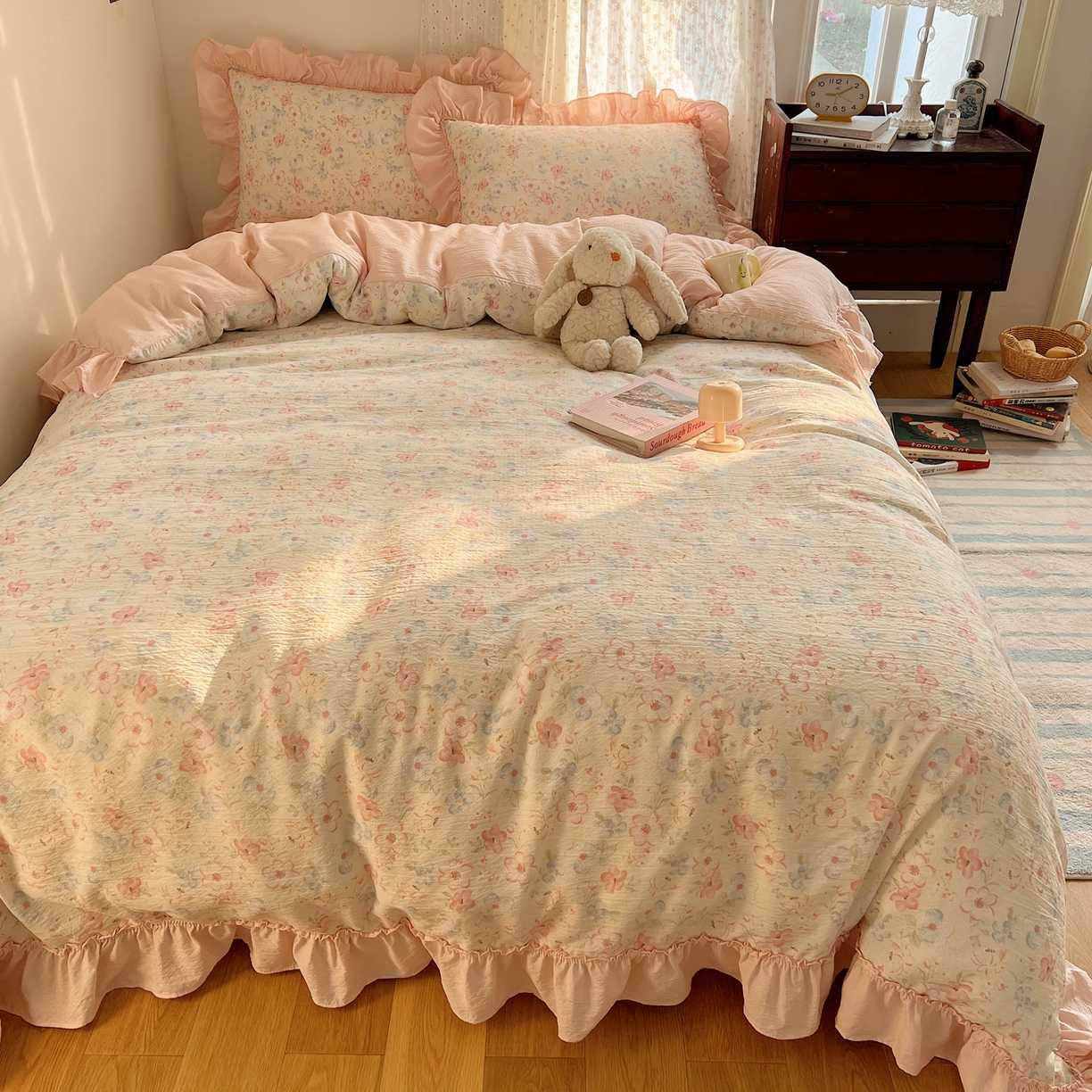 91家纺网 家纺一手货源 找家纺 美乐迪家纺 2026新款法式云感双层纱花边四件套 觅悠悠