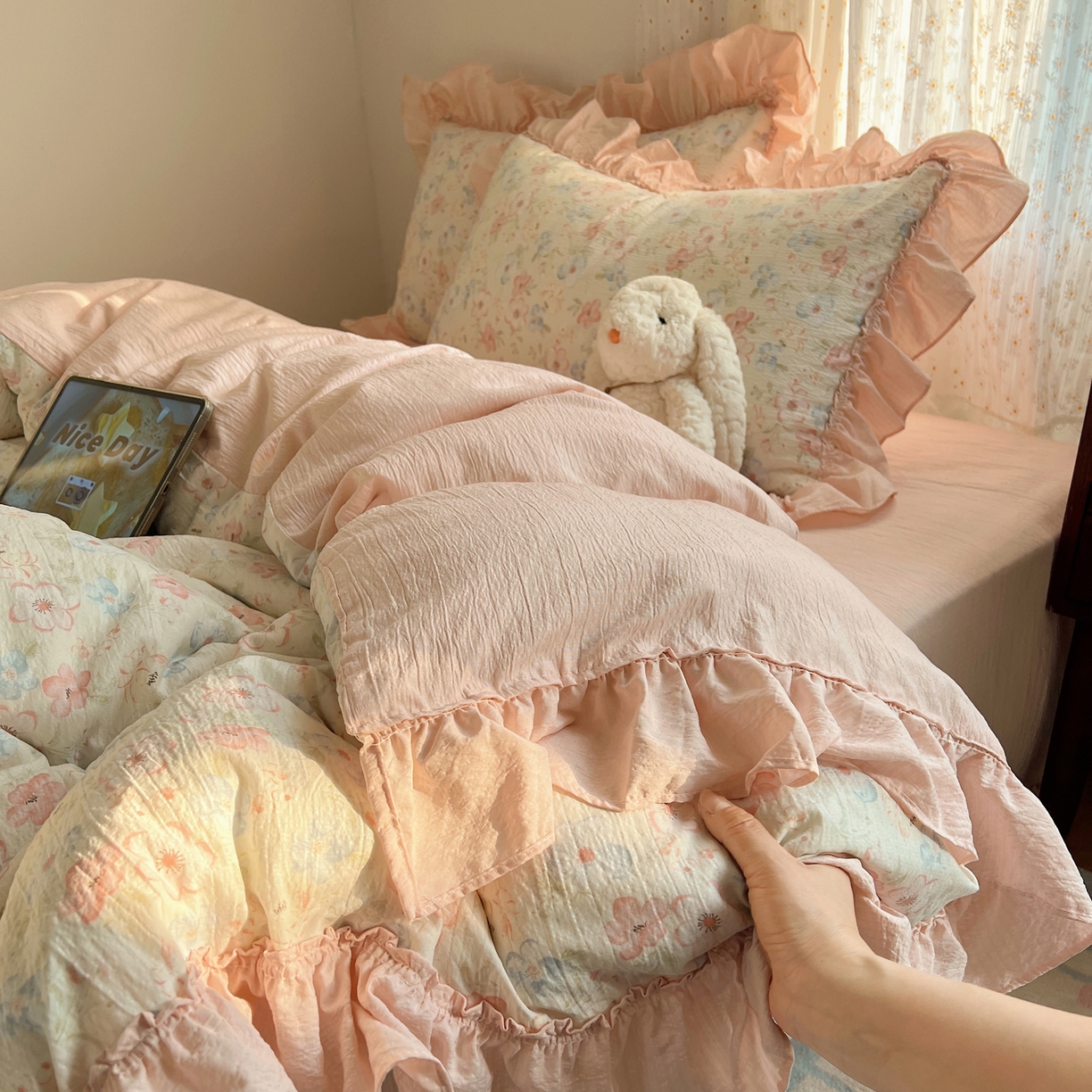 91家纺网 家纺一手货源 找家纺 美乐迪家纺 2026新款法式云感双层纱花边四件套 觅悠悠