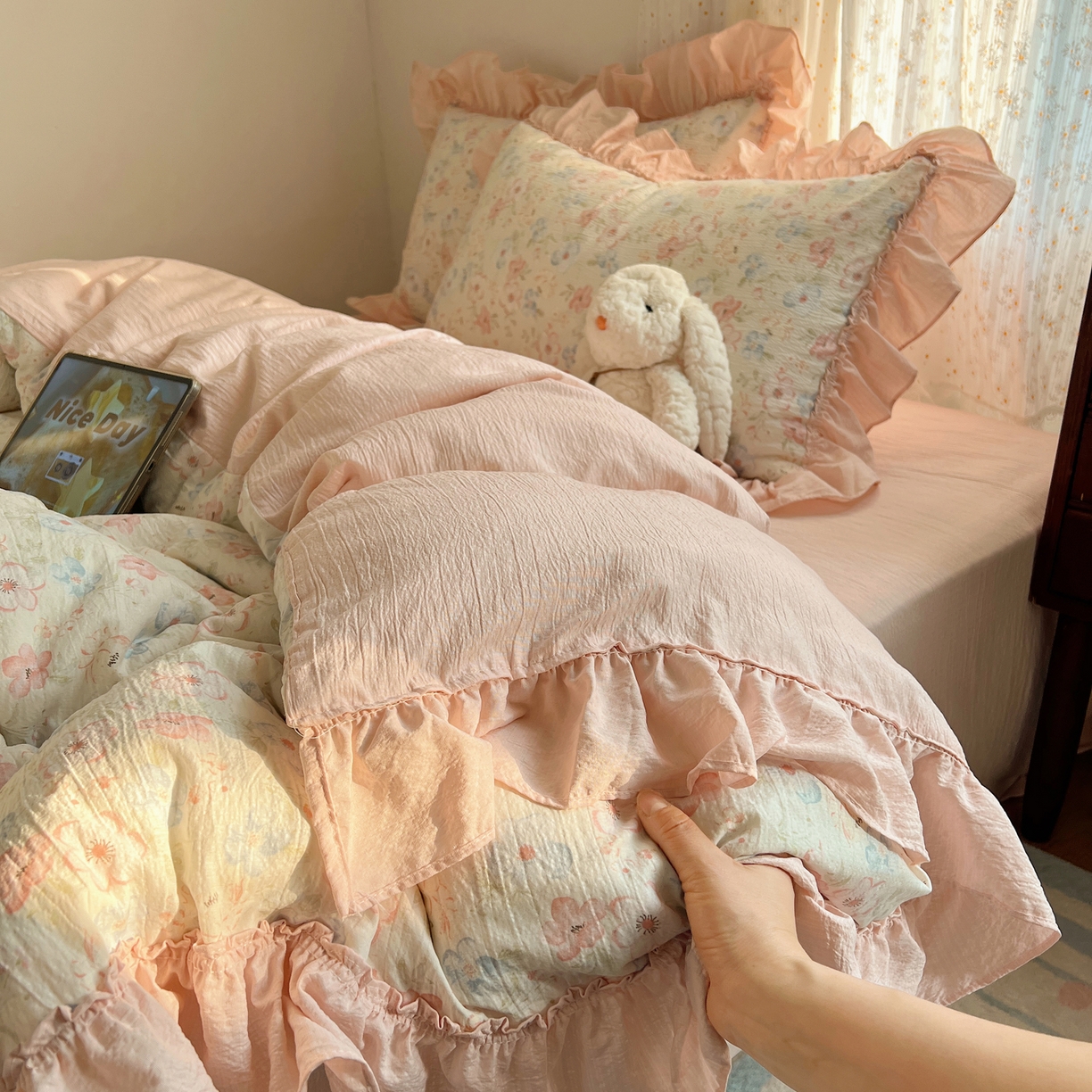 91家纺网 家纺一手货源 找家纺 美乐迪家纺 2026新款法式云感双层纱花边四件套 觅悠悠