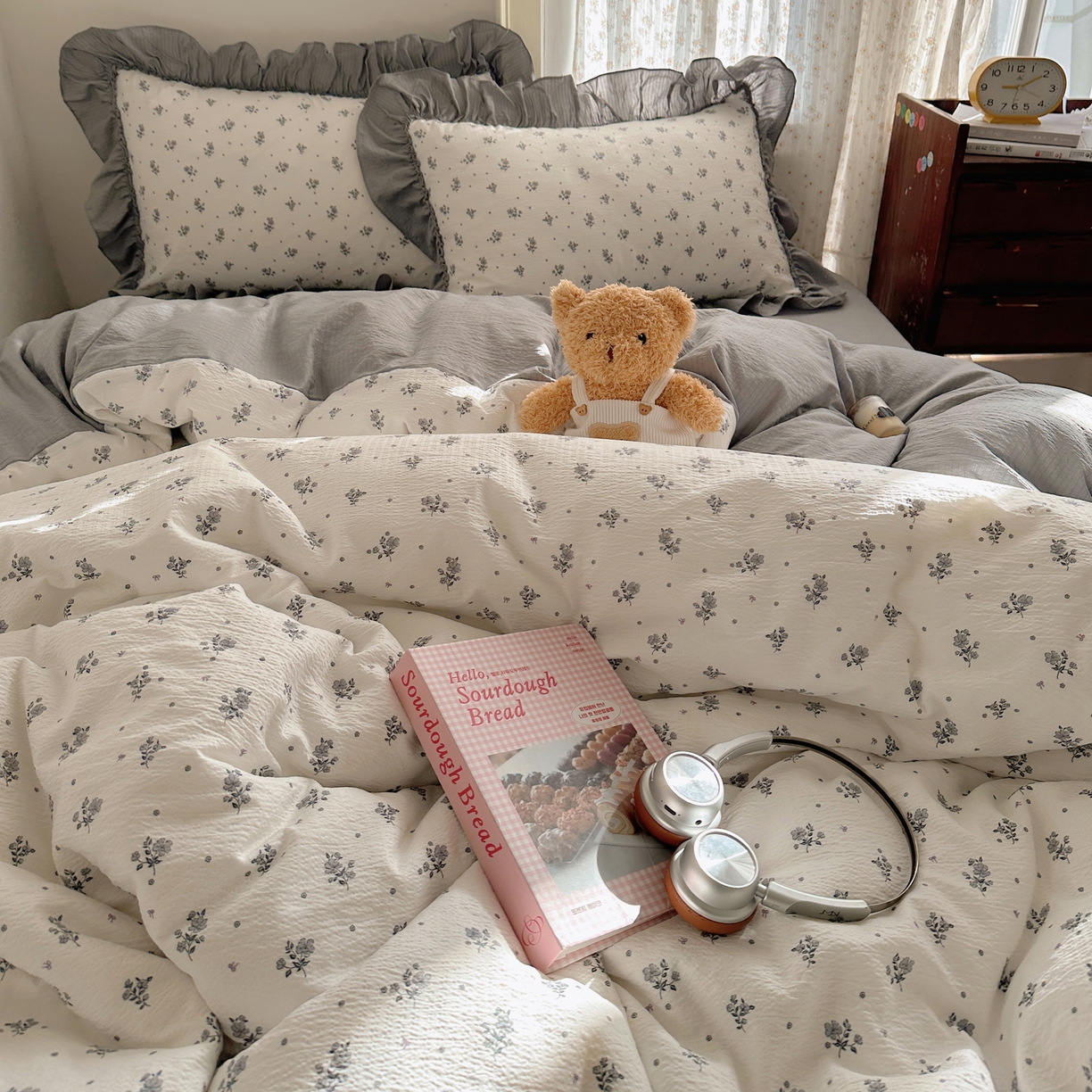 91家纺网 家纺一手货源 找家纺 美乐迪家纺 2026新款法式云感双层纱花边四件套 枝槿米白