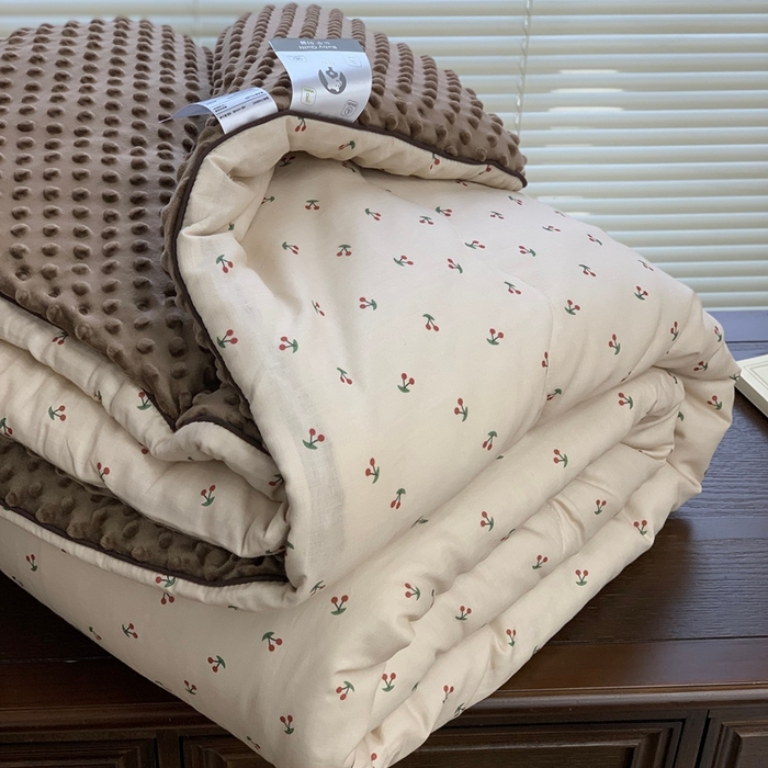 91家纺网 家纺一手货源 找家纺 源启生活 2025新款豆豆被 车厘子