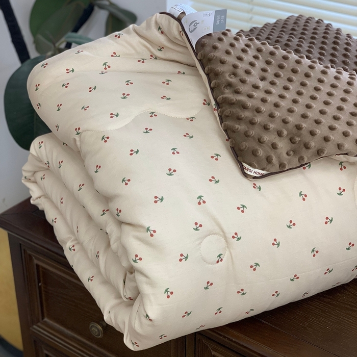 91家纺网 家纺一手货源 找家纺 源启生活 2025新款豆豆被 车厘子