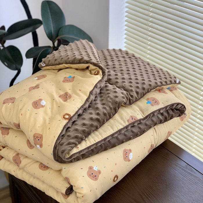 91家纺网 家纺一手货源 找家纺 源启生活 2025新款豆豆被 曲奇小熊