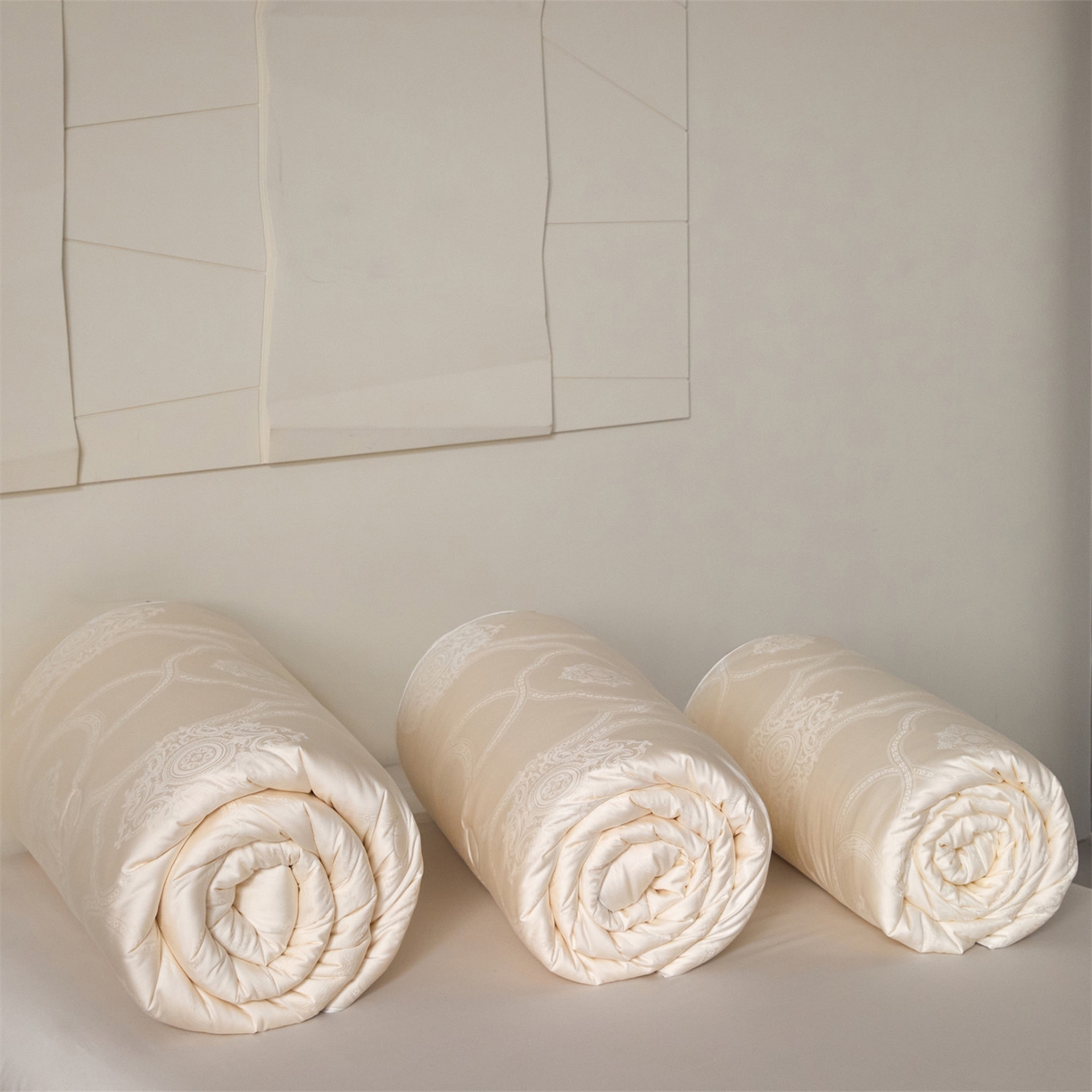 91家纺网 家纺一手货源 找家纺 头等舱 2025新款天棉缎大提花55莱赛尔大豆7A抗菌秋冬被(空境图） 卡布丽娜