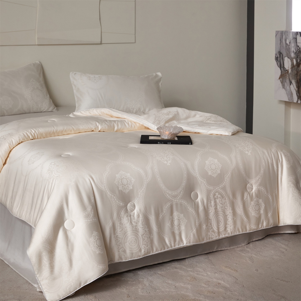 91家纺网 家纺一手货源 找家纺 头等舱 2025新款天棉缎大提花55莱赛尔大豆7A抗菌秋冬被(空境图） 卡布丽娜