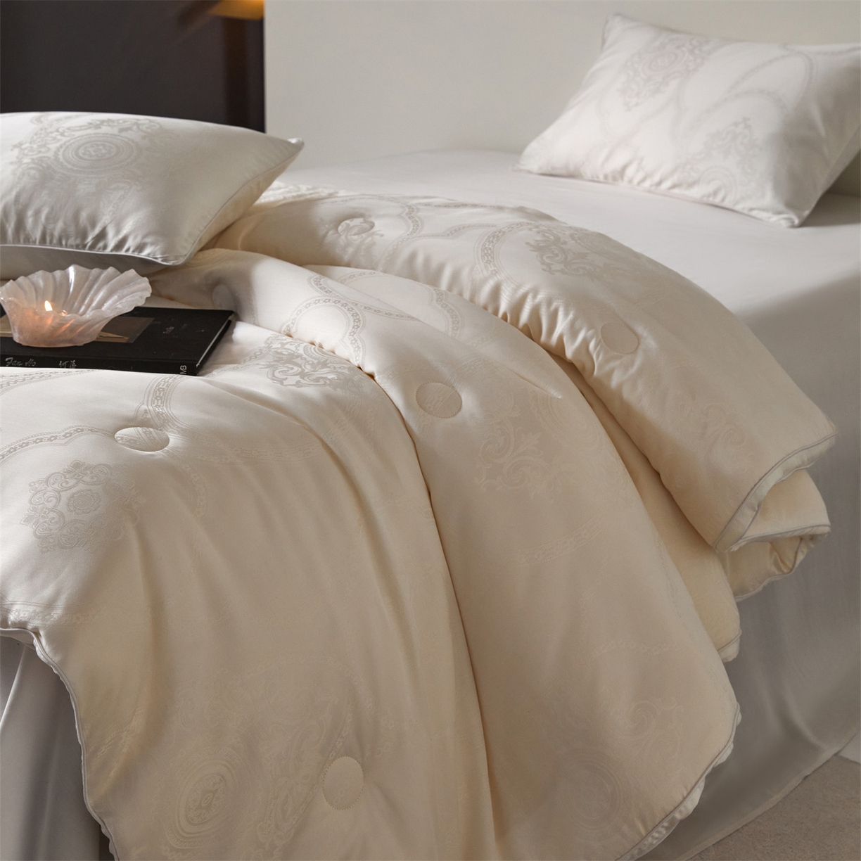 91家纺网 家纺一手货源 找家纺 头等舱 2025新款天棉缎大提花55莱赛尔大豆7A抗菌秋冬被(空境图） 卡布丽娜