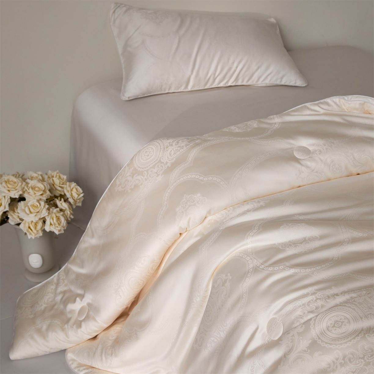 91家纺网 家纺一手货源 找家纺 头等舱 2025新款天棉缎大提花55莱赛尔大豆7A抗菌秋冬被(空境图） 卡布丽娜