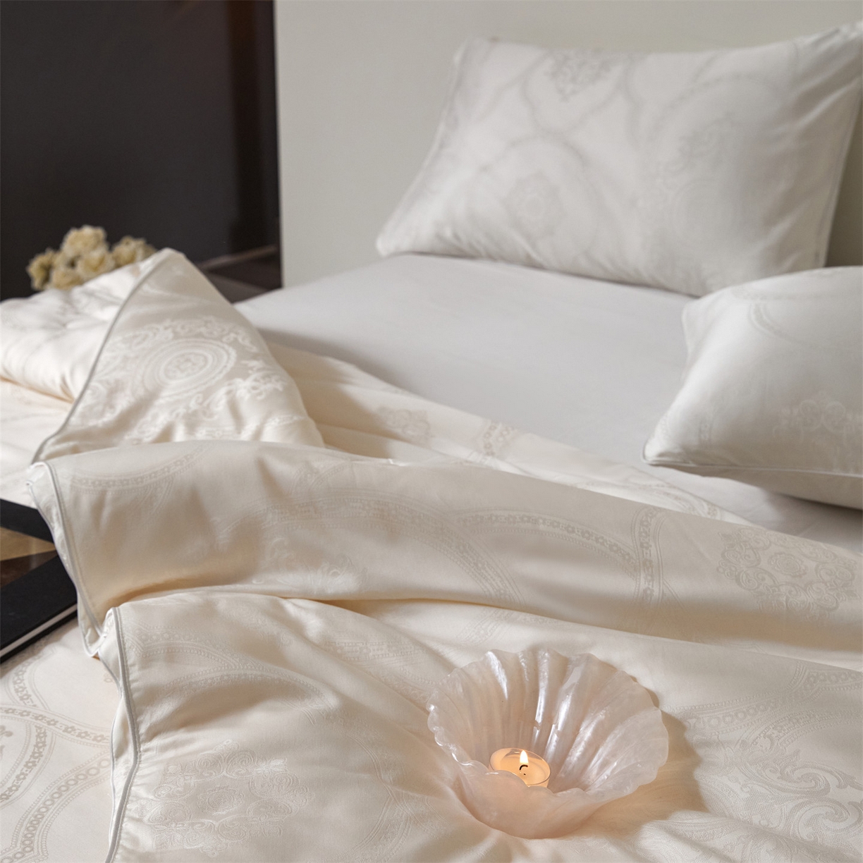 91家纺网 家纺一手货源 找家纺 头等舱 2025新款天棉缎大提花55莱赛尔大豆7A抗菌秋冬被(空境图） 卡布丽娜