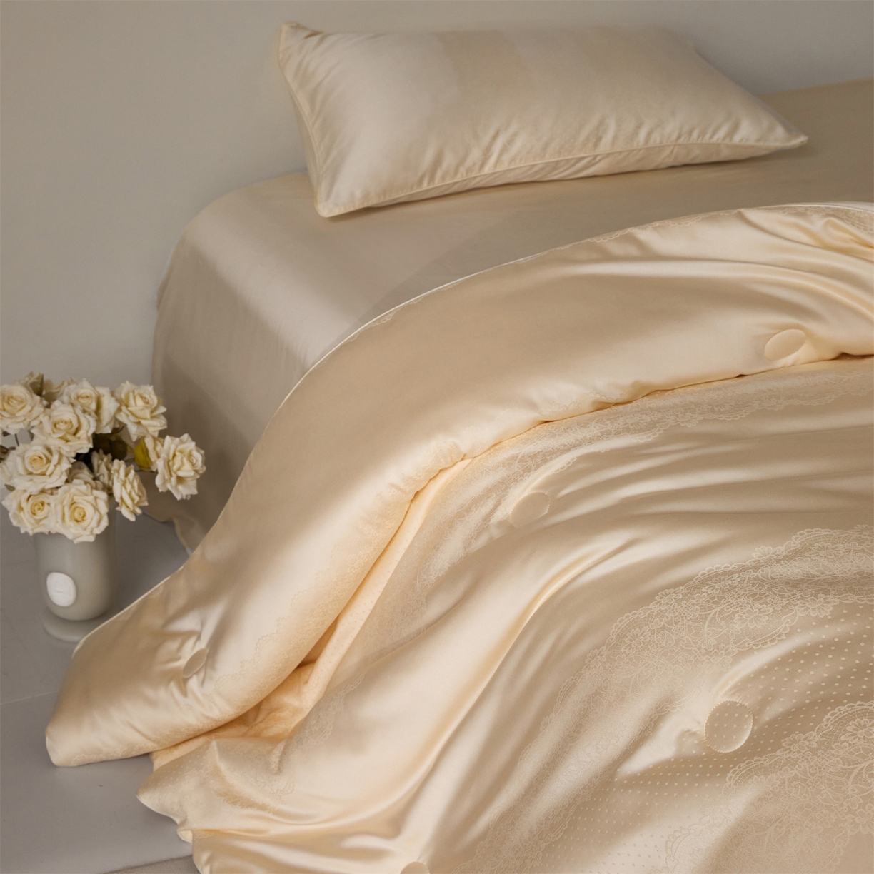 91家纺网 家纺一手货源 找家纺 头等舱 2025新款天棉缎大提花55莱赛尔大豆7A抗菌秋冬被(空境图） 慕斯