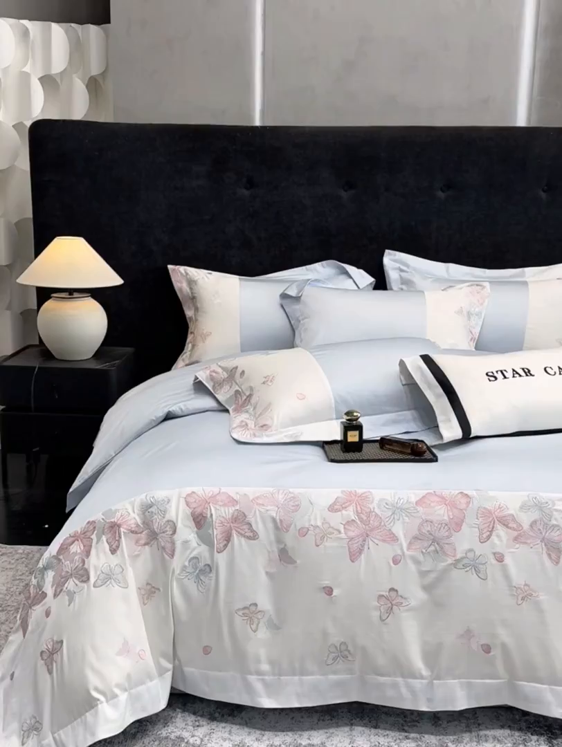 91家纺网 家纺一手货源 找家纺 星蕴家纺 2026新款贡缎长绒棉四件套-悦蝶（最低控价券后278元！） 悦蝶-天空蓝