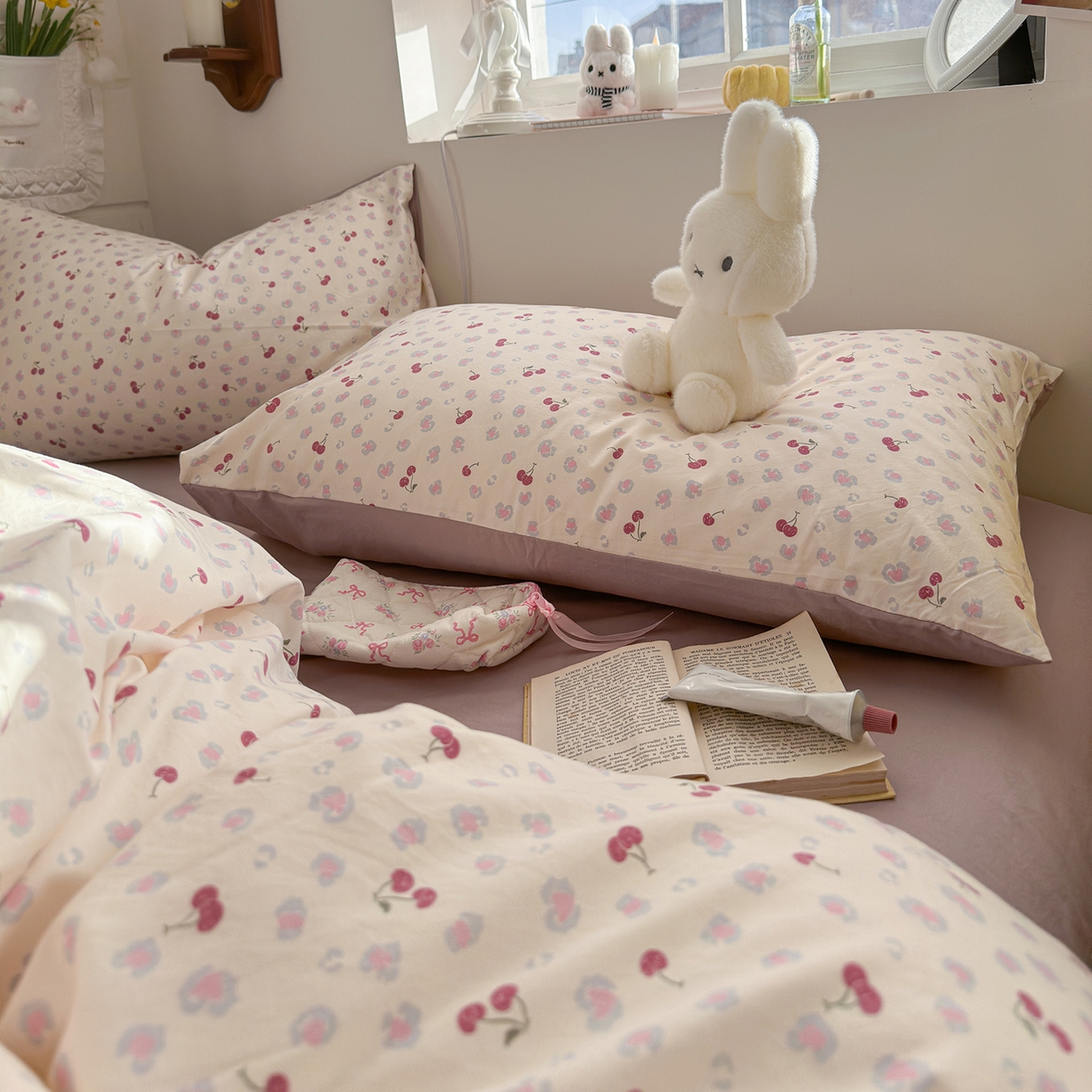 91家纺网 家纺一手货源 找家纺 金梦拉家纺 2026新款春夏古法水洗仿棉砂洗云小棉小布袋四件套 点点樱桃