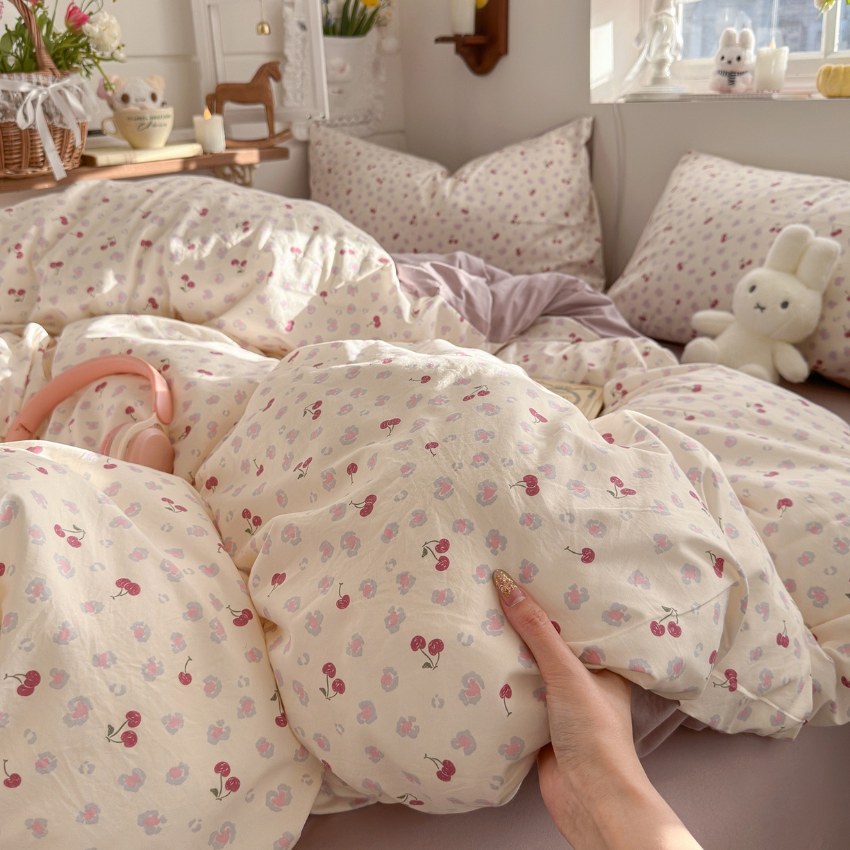 91家纺网 家纺一手货源 找家纺 金梦拉家纺 2026新款春夏古法水洗仿棉砂洗云小棉小布袋四件套 点点樱桃