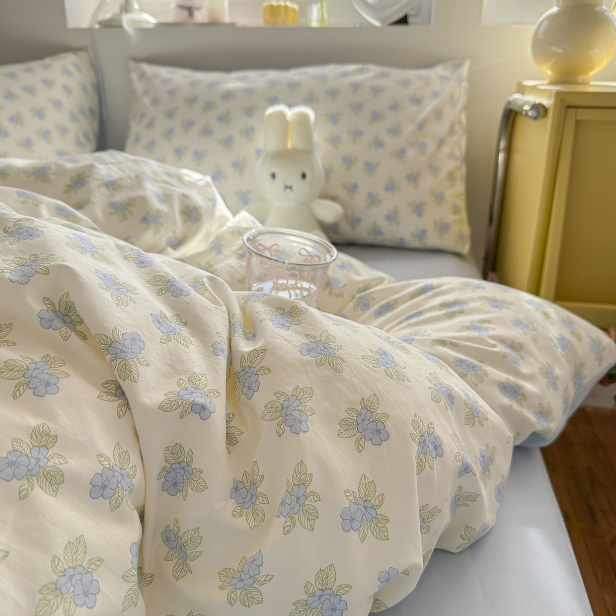 91家纺网 家纺一手货源 找家纺 金梦拉家纺 2026新款春夏古法水洗仿棉砂洗云小棉小布袋四件套 小苍兰