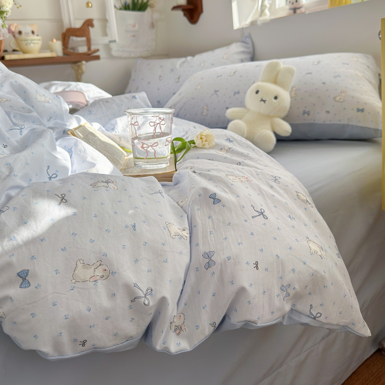 91家纺网 家纺一手货源 找家纺 金梦拉家纺 2026新款春夏古法水洗仿棉砂洗云小棉小布袋四件套 蓝小兔