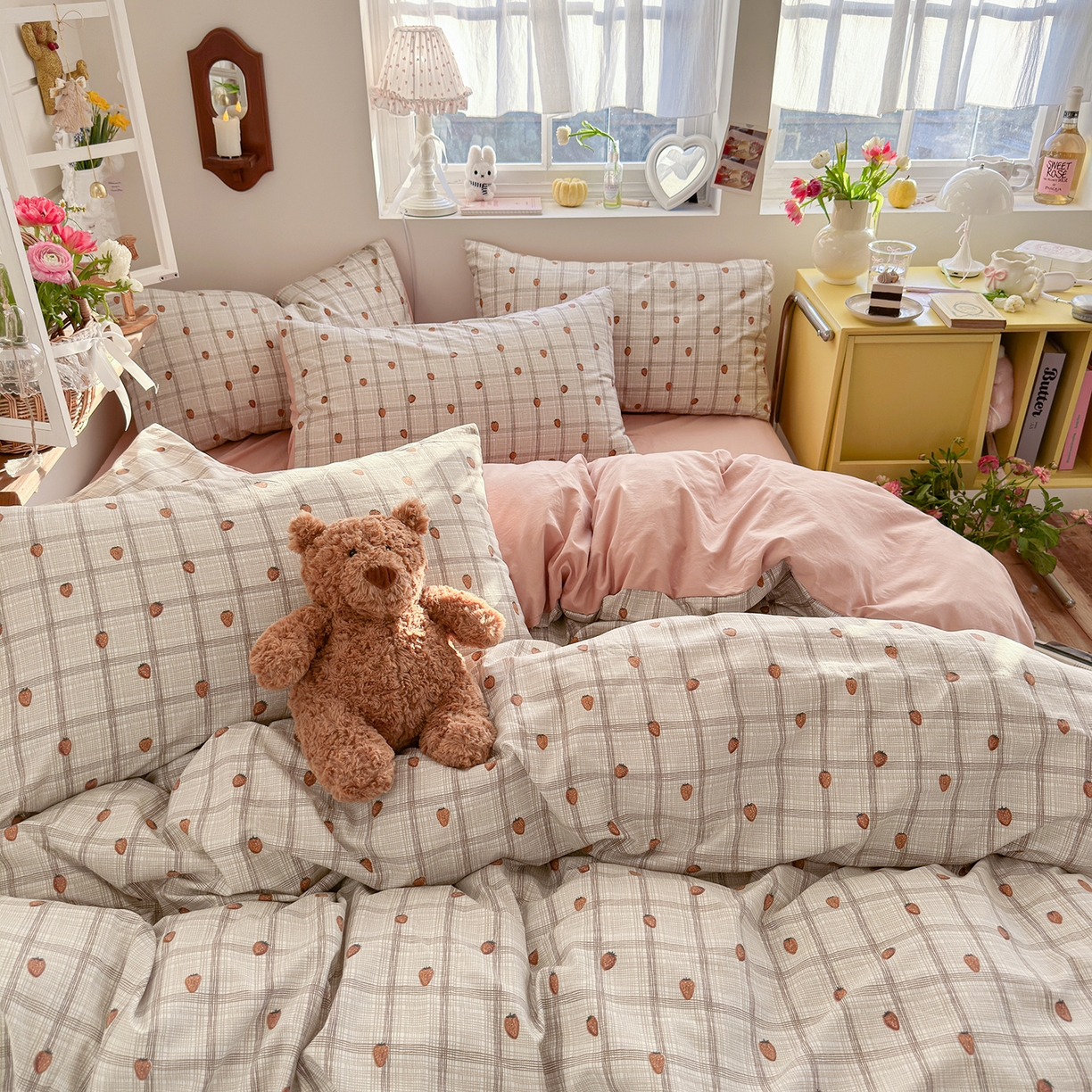 91家纺网 家纺一手货源 找家纺 金梦拉家纺 2026新款春夏古法水洗仿棉砂洗云小棉小布袋四件套 可爱草莓