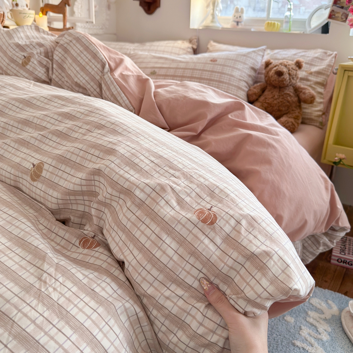 91家纺网 家纺一手货源 找家纺 金梦拉家纺 2026新款春夏古法水洗仿棉砂洗云小棉小布袋四件套 可爱南瓜