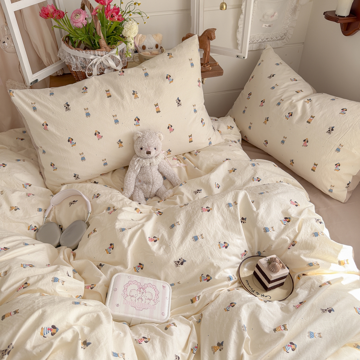 91家纺网 家纺一手货源 找家纺 金梦拉家纺 2026新款春夏古法水洗仿棉砂洗云小棉小布袋四件套 狗狗聚会