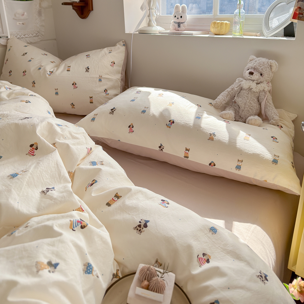 91家纺网 家纺一手货源 找家纺 金梦拉家纺 2026新款春夏古法水洗仿棉砂洗云小棉小布袋四件套 狗狗聚会