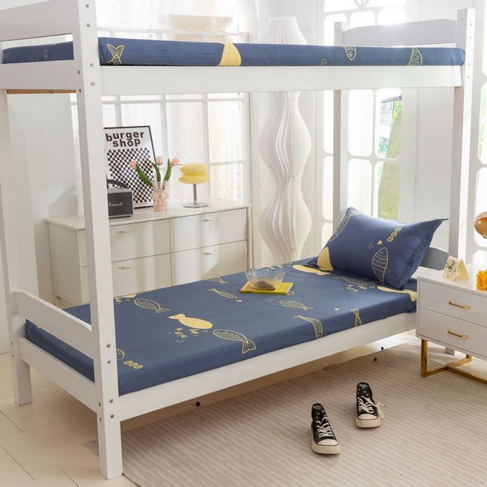 91家纺网 家纺一手货源 找家纺 简冠 开学季2025新款植物羊绒学生宿舍上下铺学生三件套四件套 游鱼