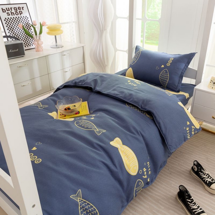 91家纺网 家纺一手货源 找家纺 简冠 开学季2025新款植物羊绒学生宿舍上下铺学生三件套四件套 游鱼