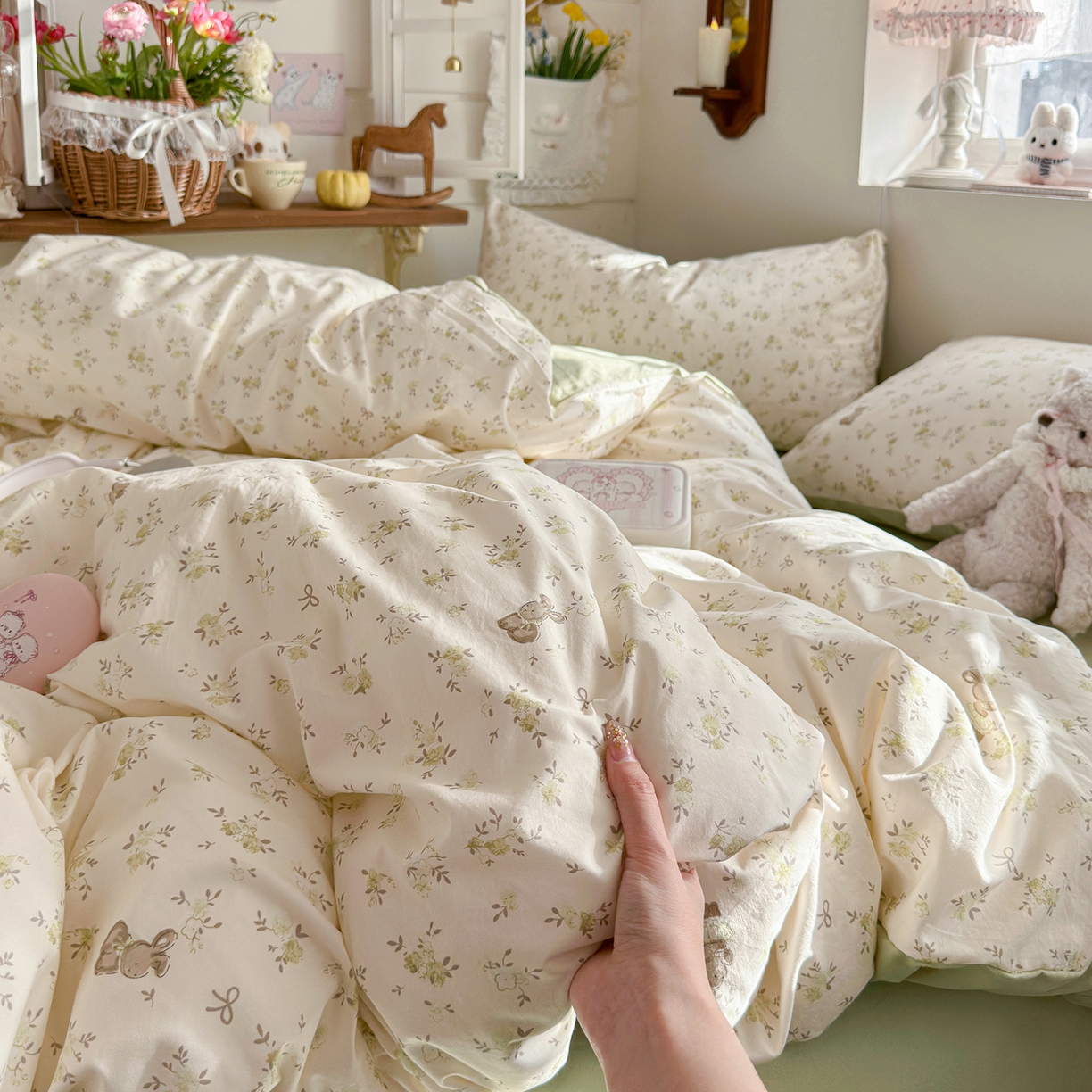 91家纺网 家纺一手货源 找家纺 金梦拉家纺 2026新款春夏古法水洗仿棉砂洗云小棉小布袋四件套 绿野仙兔