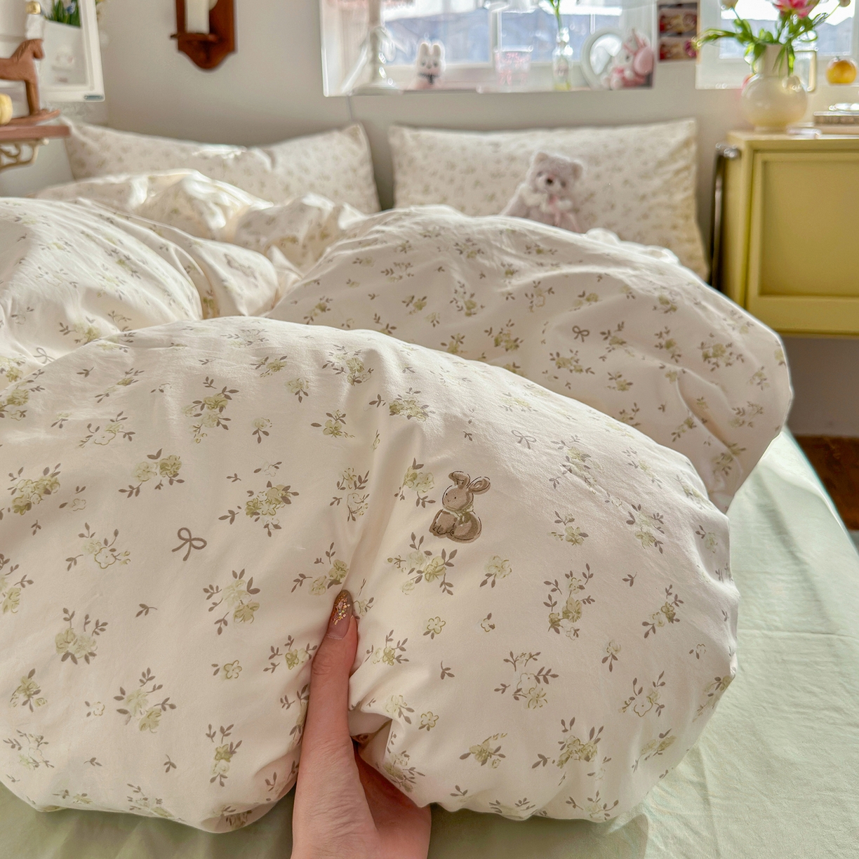 91家纺网 家纺一手货源 找家纺 金梦拉家纺 2026新款春夏古法水洗仿棉砂洗云小棉小布袋四件套 绿野仙兔