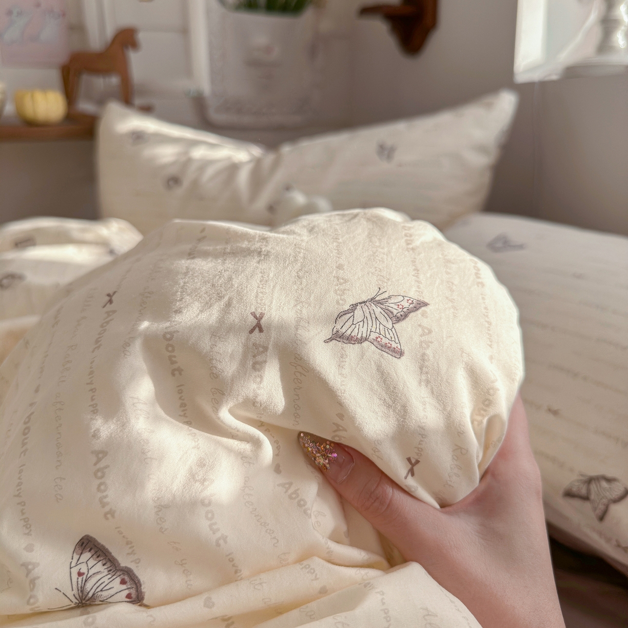 91家纺网 家纺一手货源 找家纺 金梦拉家纺 2026新款春夏古法水洗仿棉砂洗云小棉小布袋四件套 蝶舞飞