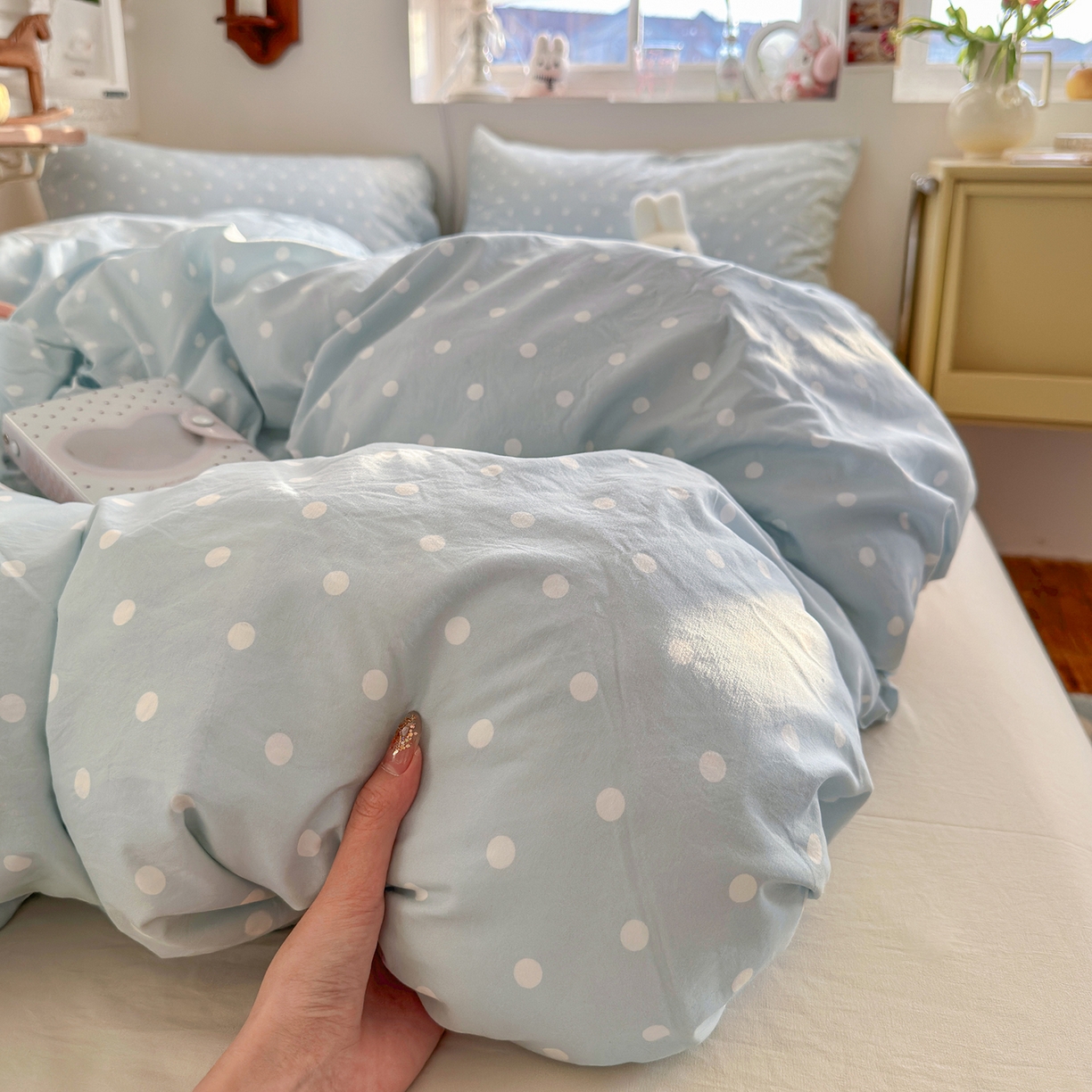 91家纺网 家纺一手货源 找家纺 金梦拉家纺 2026新款春夏古法水洗仿棉砂洗云小棉小布袋四件套 奶蓝波点