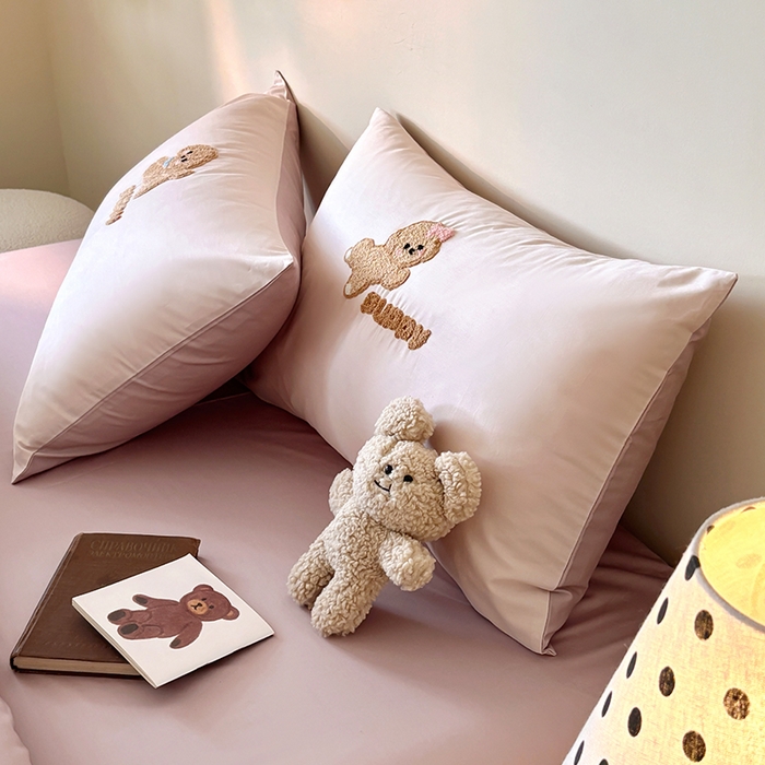 91家纺网 家纺一手货源 找家纺 618家纺 2026新款A类100支全棉纯棉毛巾绣花四件套-泰迪系列 泰迪-桃粉