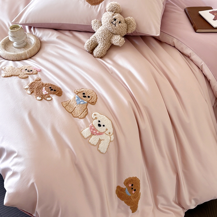 91家纺网 家纺一手货源 找家纺 618家纺 2026新款A类100支全棉纯棉毛巾绣花四件套-泰迪系列 泰迪-桃粉