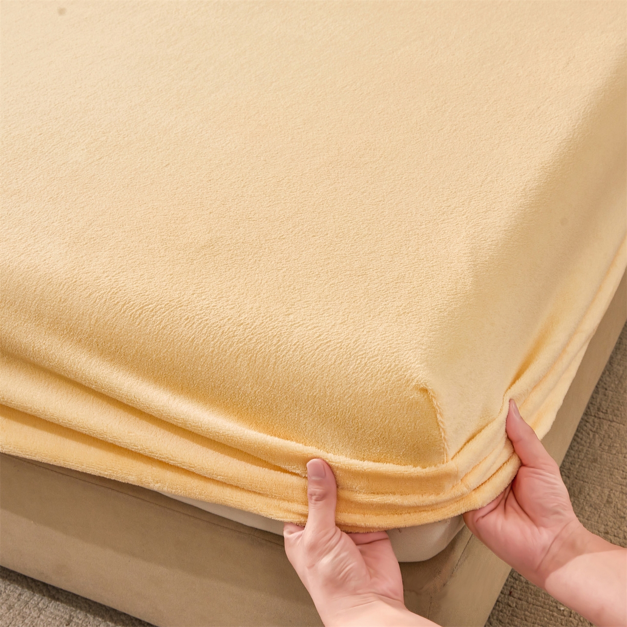 91家纺网 家纺一手货源 找家纺 卡诗兰家纺 2026新款单层牛奶绒床笠 虎皮黄