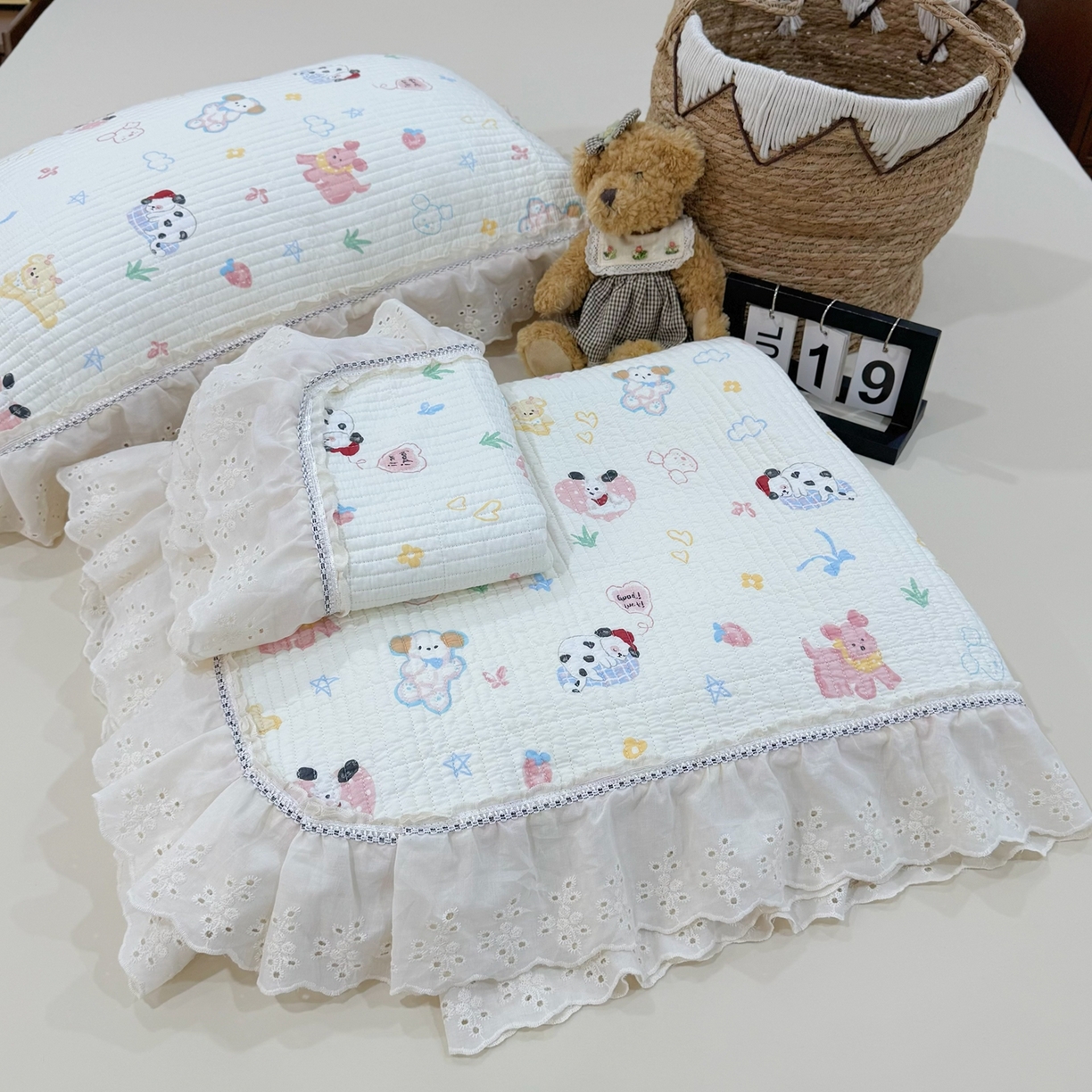 91家纺网 家纺一手货源 找家纺 床盖工厂店 2025新款法式双面全面填充棉花床盖三件套 魔法伙伴