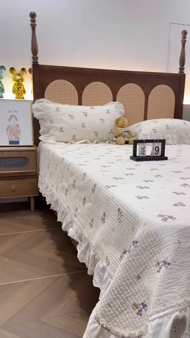 91家纺网 家纺一手货源 找家纺 床盖工厂店 2025新款法式双面全面填充棉花床盖三件套 小马浅浅