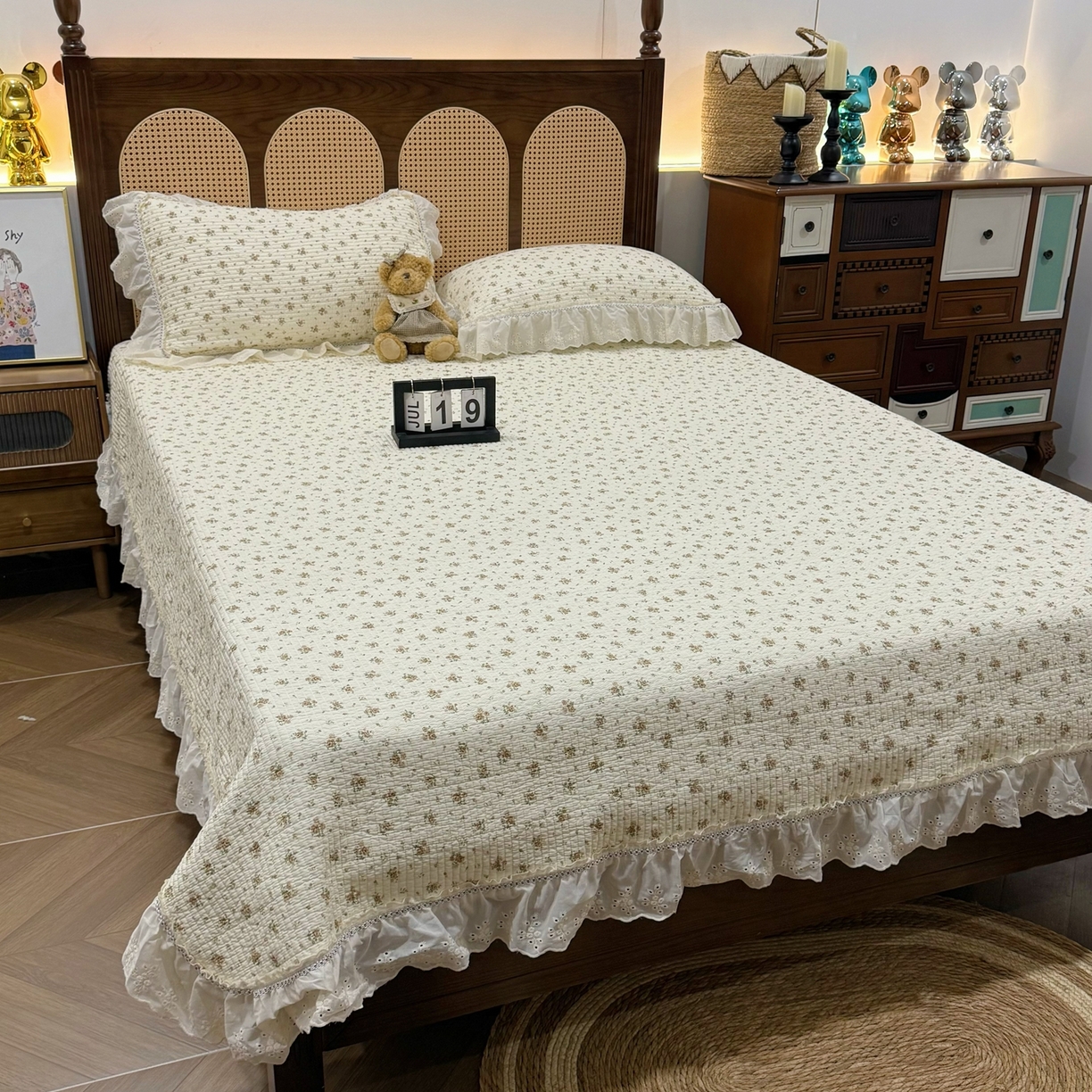 91家纺网 家纺一手货源 找家纺 床盖工厂店 2025新款法式双面全面填充棉花床盖三件套 芊芊花海