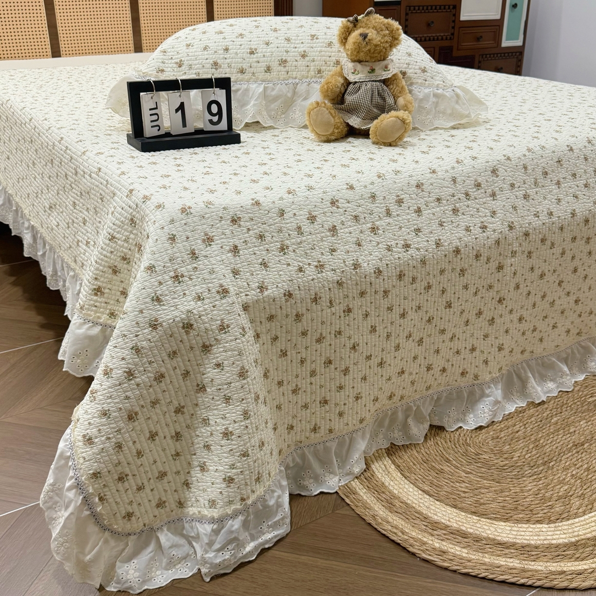 91家纺网 家纺一手货源 找家纺 床盖工厂店 2025新款法式双面全面填充棉花床盖三件套 芊芊花海