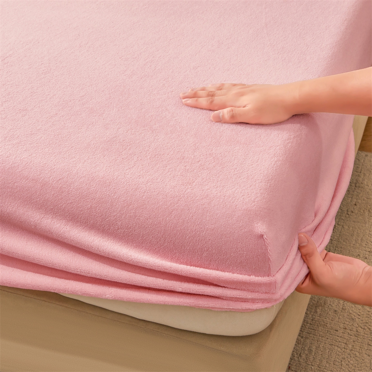 91家纺网 家纺一手货源 找家纺 卡诗兰家纺 2026新款单层牛奶绒床笠 梦幻粉