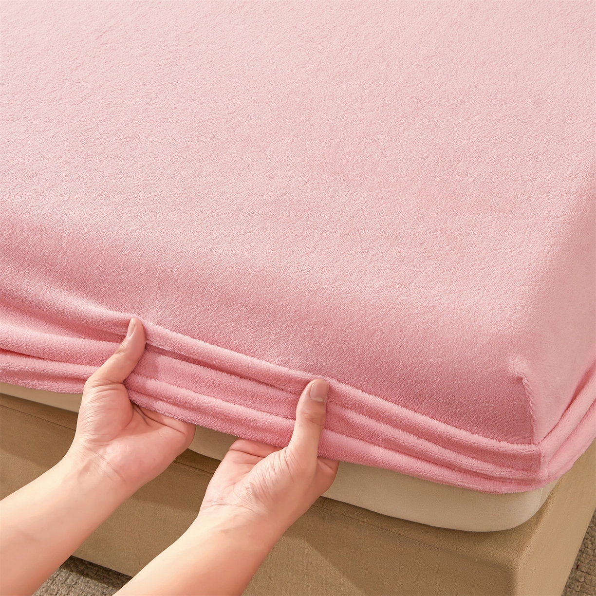 91家纺网 家纺一手货源 找家纺 卡诗兰家纺 2026新款单层牛奶绒床笠 梦幻粉