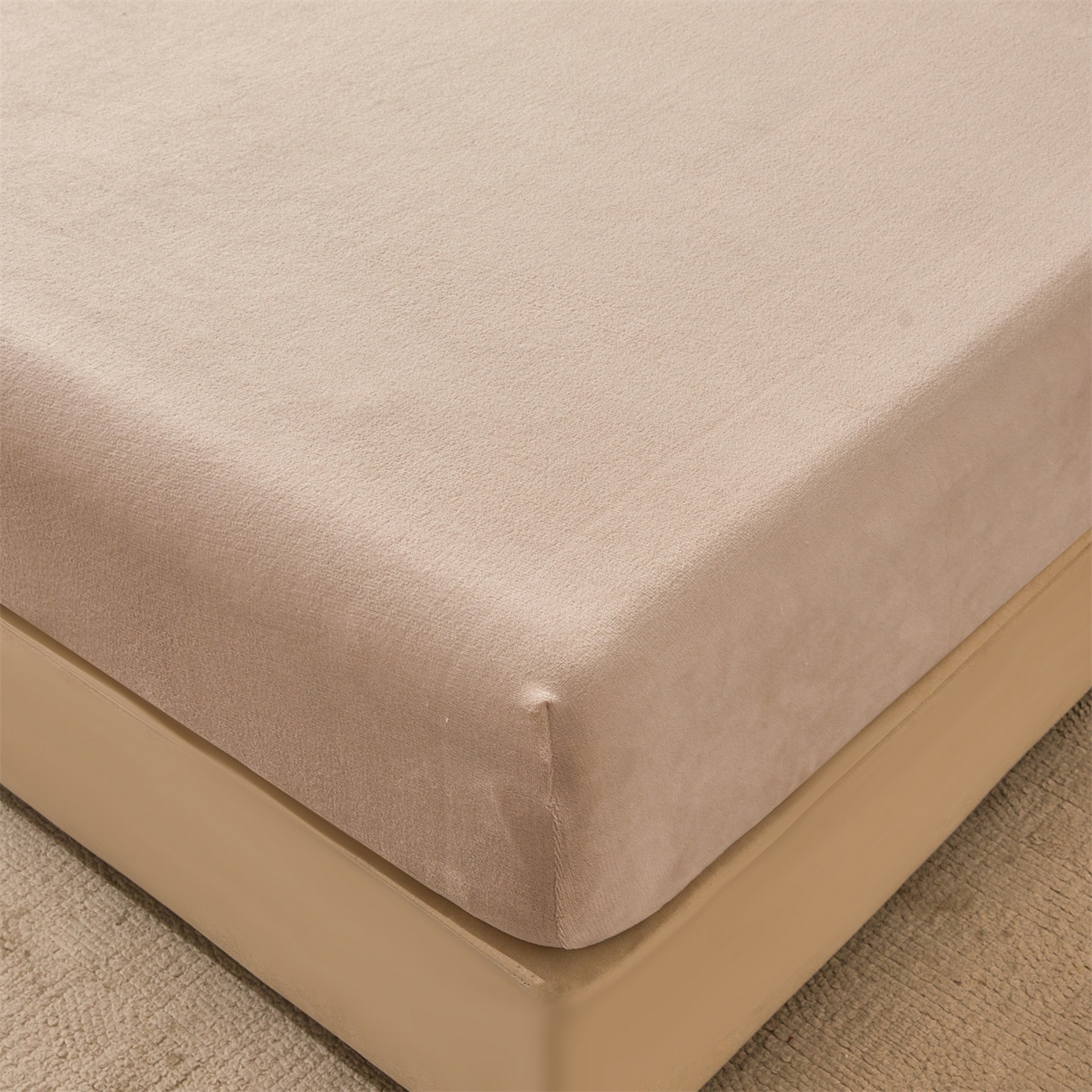 91家纺网 家纺一手货源 找家纺 卡诗兰家纺 2026新款单层牛奶绒床笠 岩石棕