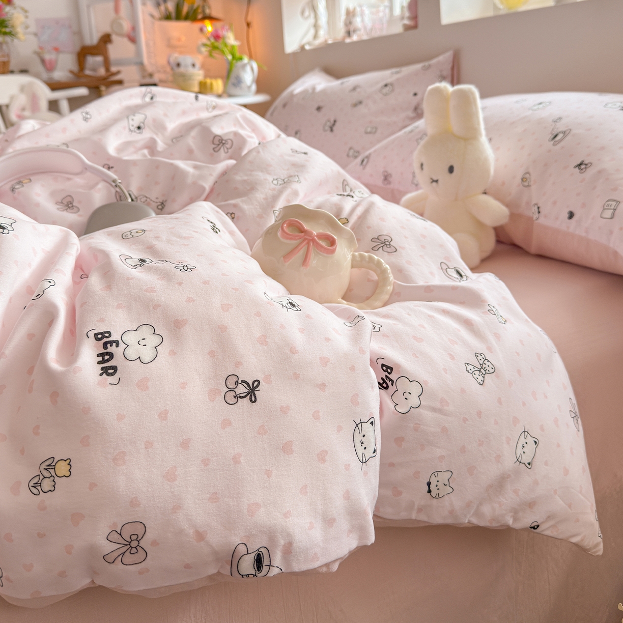 91家纺网 家纺一手货源 找家纺 罗亿家纺 2026新款A类古法水洗仿棉云感纱四件套 爱心甜猫