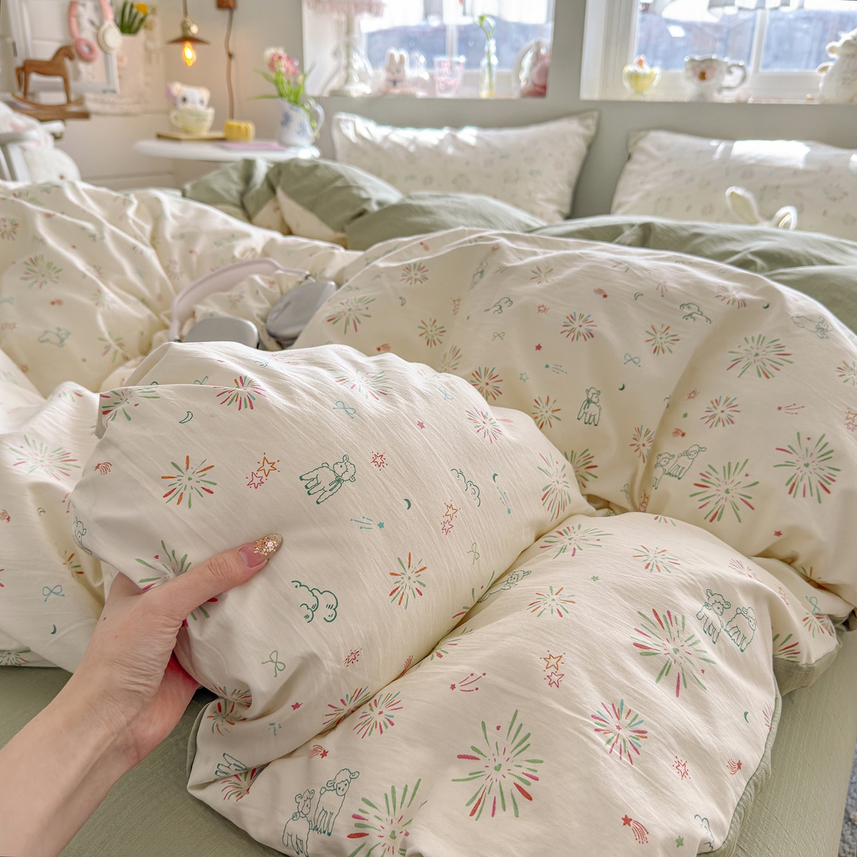 91家纺网 家纺一手货源 找家纺 罗亿家纺 2026新款A类古法水洗仿棉云感纱四件套 烟花星语