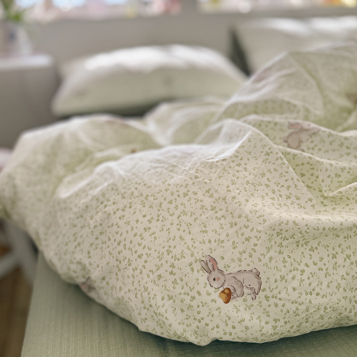 91家纺网 家纺一手货源 找家纺 罗亿家纺 2026新款A类古法水洗仿棉云感纱四件套 绿萌兔子